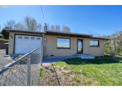 823 SW 5th St, Pendleton, OR 97801 - photo 2