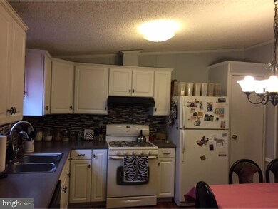 117 Valley View Trailer Park, Reading, PA 19605 - photo 7