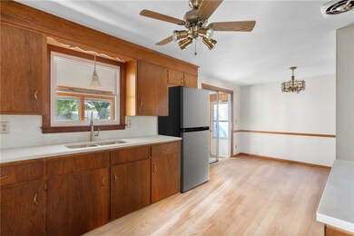 185 Pinecrest Dr, Pawtucket, RI 02861 - photo 6