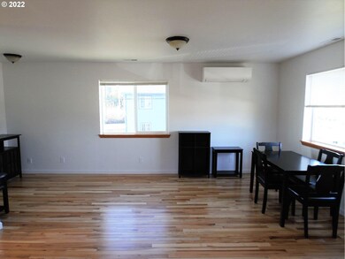 1464 E Central Ave, Sutherlin, OR 97479 - photo 3