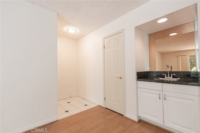 23637 Park Capri unit 34, Calabasas, CA 91302 - photo 7