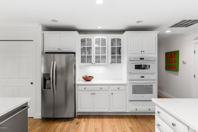 107 Havemeyer Place, Greenwich, CT 06830 - photo 3