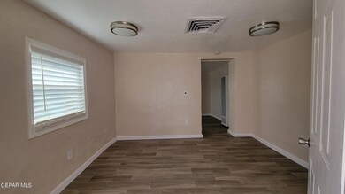 2922 Sacramento Ave unit B, El Paso, TX 79930 - photo 5
