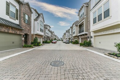 8302 Ginger Oak St, Houston, TX 77055 - photo 5