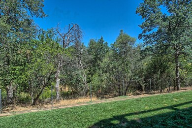 2080 Skyline-Yard backs to greenbelt