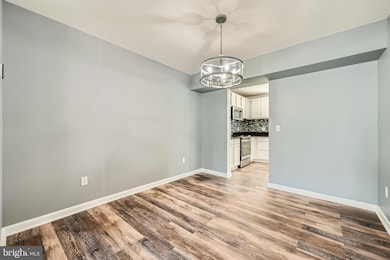 7202 Rutherford Green Cir, Windsor Mill, MD 21244 - photo 7