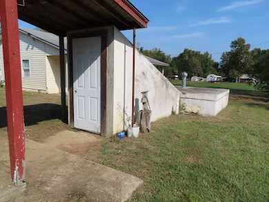 519 S E1000th, Wilburton, OK 74578 - photo 3