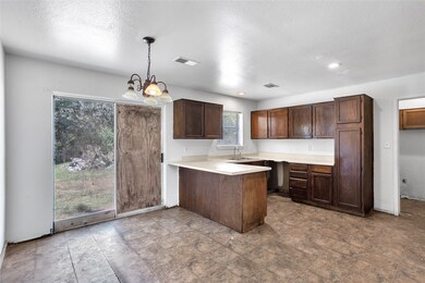 1062 County Road 913, Brazoria, TX 77422 - photo 4