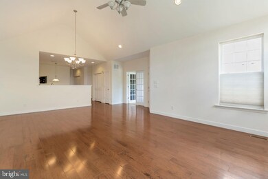 2040 Rose Dr, Pennsburg, PA 18073 - photo 3