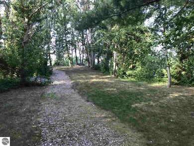 127 Lake St, Elk Rapids, MI 49629 - photo 4