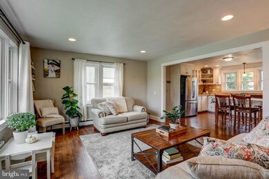 262 Locust St, New Holland, PA 17557 - photo 4