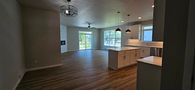 706 Tambour Ct, de Pere, WI 54115 - photo 2