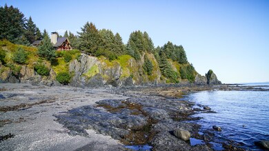 6096 Tree Point Aly, Kodiak, AK 99615 - photo 2