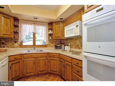 220 Maxwell Ave, Hightstown, NJ 08520 - photo 4