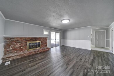 914 Valley St, Statesville, NC 28677 - photo 4