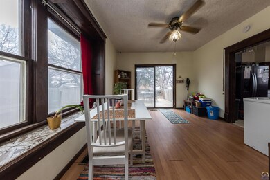 411 SW Roosevelt St, Topeka, KS 66606 - photo 6