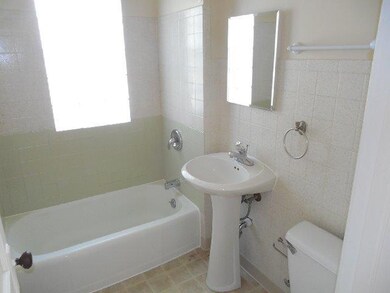 1320 W 6th St, Dixon, IL 61021 - photo 5