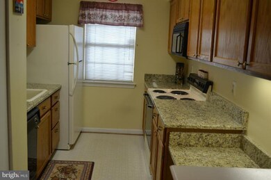 9268 Cherry Ln unit 59, Laurel, MD 20708 - photo 3