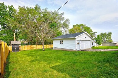 4138 56th St, Des Moines, IA 50310 - photo 6