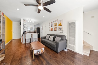 1260 E 4th St unit 6, Long Beach, CA 90802 - photo 3