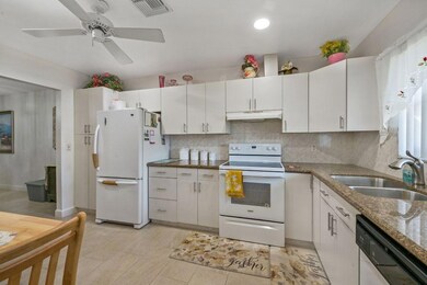 5730 Fernley Dr E unit 410, West Palm Beach, FL 33415 - photo 4