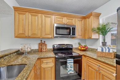 1701 Balfour Point Dr unit E, West Palm Beach, FL 33411 - photo 4