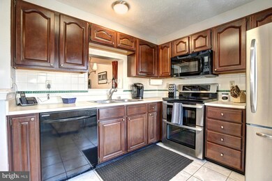 7901 Brightwind Ct, Ellicott City, MD 21043 - photo 5