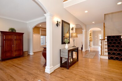 581 S Arlington Ave, Elmhurst, IL 60126 - photo 4