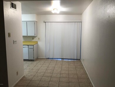 6508 S Lakeshore Dr unit B, Tempe, AZ 85283 - photo 4