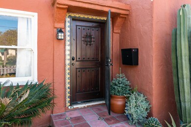 160 W Prospect St-004-009-Front Entry De