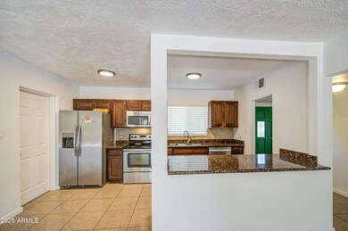 Kitchen 2-2