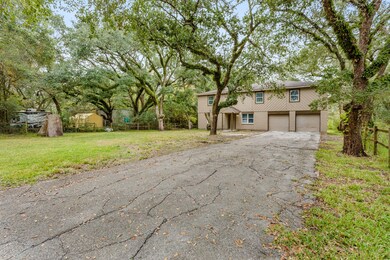 13830 Patricia Ln, Alvin, TX 77511 - photo 3