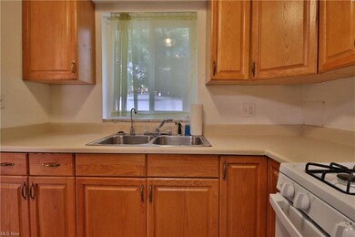 1545 Severn Ln unit 6E, Wickliffe, OH 44092 - photo 6