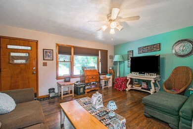 2464 Hand Rd living rm