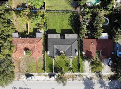 12345 NE 11th Ct, North Miami, FL 33161 - photo 2