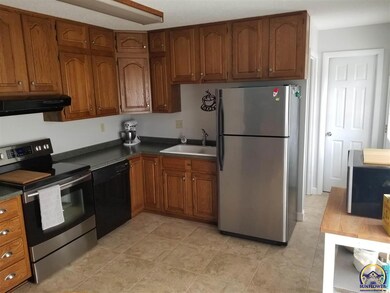 5028 SW 31st St, Topeka, KS 66614 - photo 5