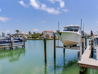 13 K Boat Lift with all new Electric
