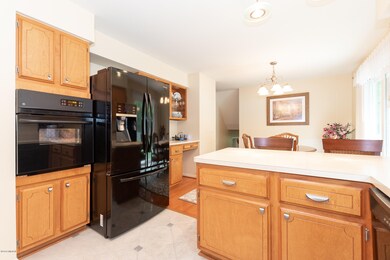 9205 Oakland Dr, Portage, MI 49024 - photo 7