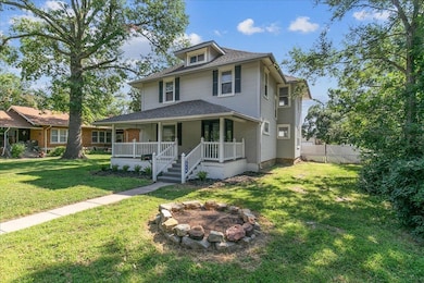 318 Locust St, Halstead, KS 67056 - photo 2