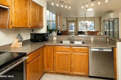 MI CASA side A, kitchen