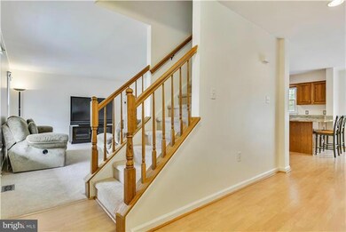 15307 Walker Branch Ct, Laurel, MD 20707 - photo 3