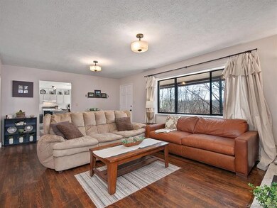 200 Azalea Woods Dr, Hendersonville, NC 28792 - photo 4