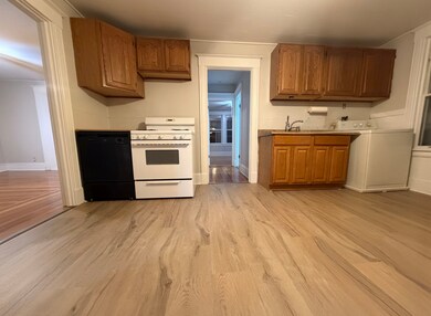 114 Wallace St unit 3, New Britain, CT 06051 - photo 2