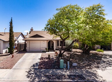 Front of Home- Shady Tree!
