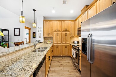 2151 N Main St, 304