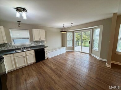 907 Warrior Ridge Ct, Warrenton, MO 63383 - photo 5