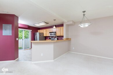 Dining Area & Kitchen