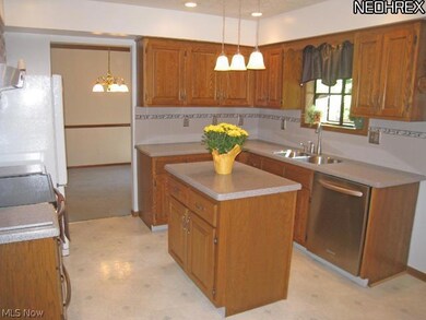 11241 Villa Grande Dr, North Royalton, OH 44133 - photo 5