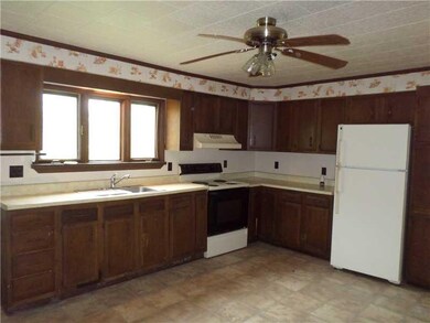 Kitchen. Large eat in kitchen with lots of cupboar
