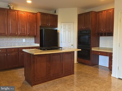 734 Sterling Dr, Winchester, VA 22601 - photo 5